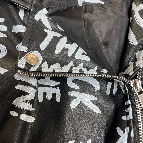 D-signed Disney faux leather jacket descendant large - Picture 3 of 5